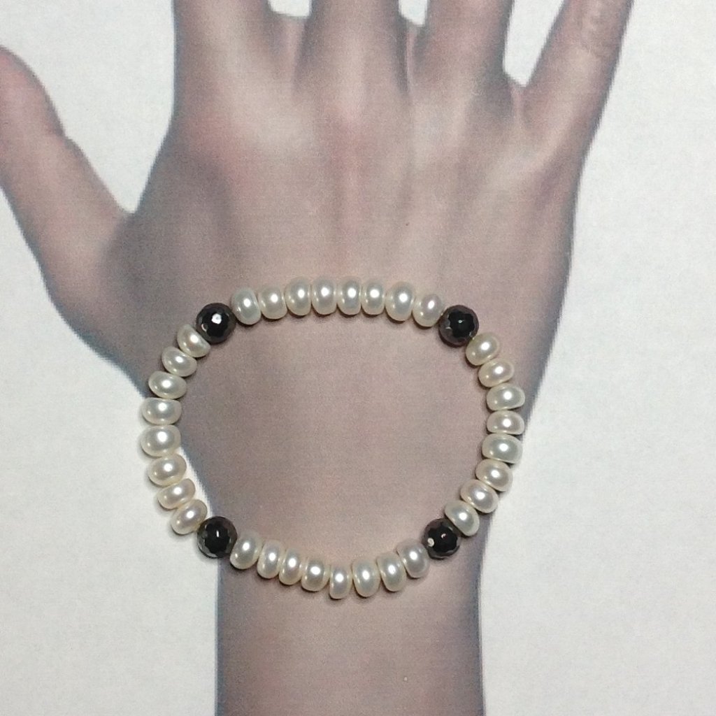 White Freshwater Pearl And Faceted Hematite Beads Stretch Bracelet.